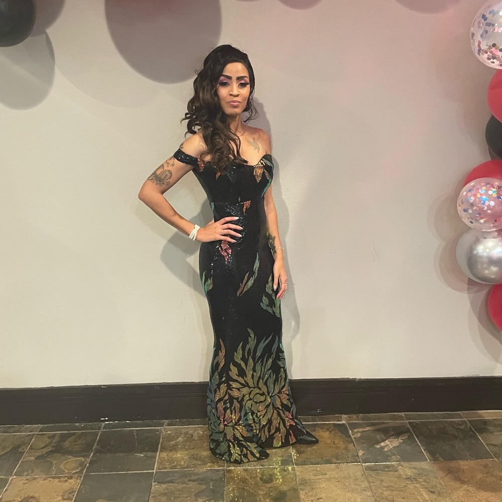 Host Pick! 😍🎉 Gorgeous sequin color detail dress. - Picture 1 of 3